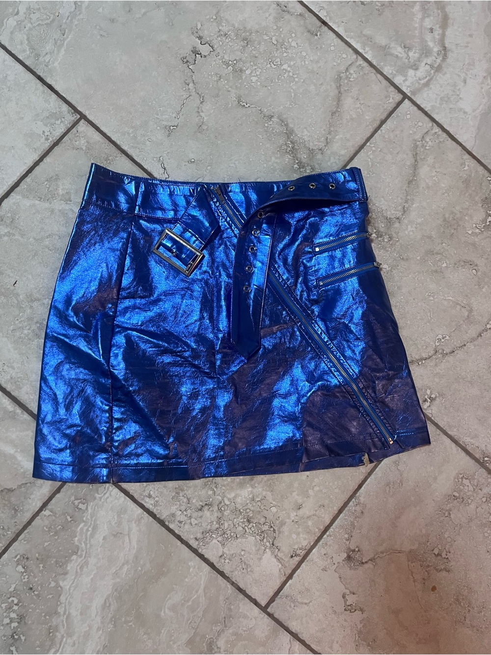 Super down mediumMetallic Blue Faux Leather Mini Skirt with Belt and Zip Details